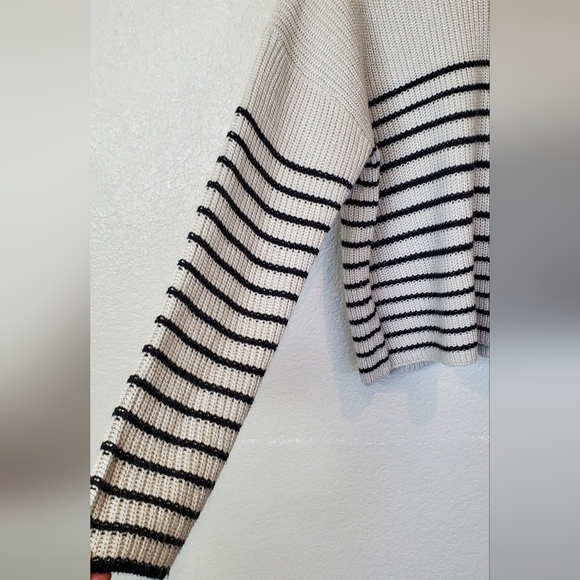 💚5/$25 TRUTH By Republic Striped Turtleneck Oversized Cozy Knit Sweater Small - Picture 4 of 9